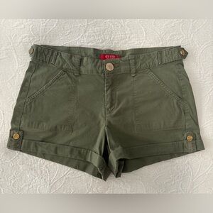 GUESS Women's Green Shorts size 25